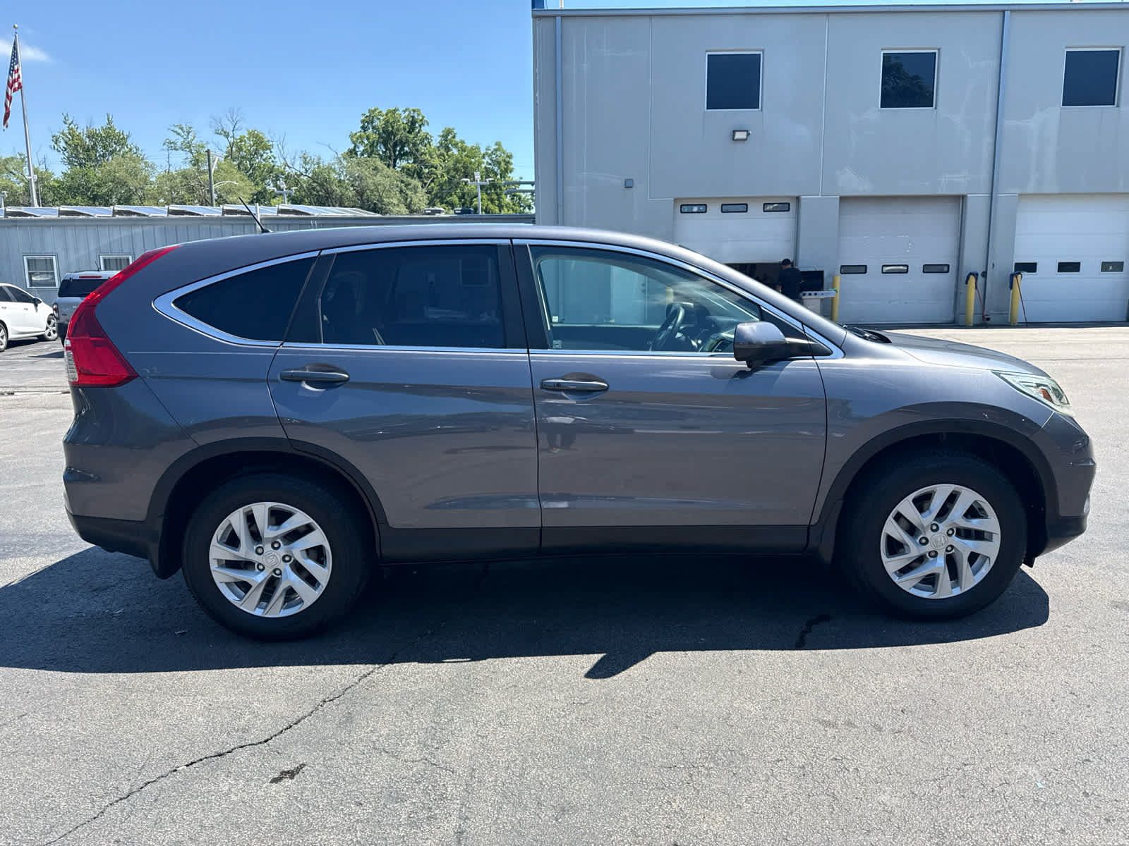 Used 2015 Honda CR-V EX image 2