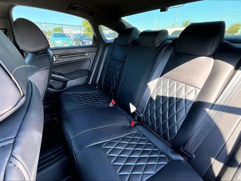 Used 2024 Honda Civic Sport image 29