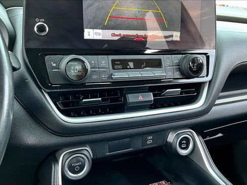 Used 2024 Toyota Grand Highlander XLE image 16