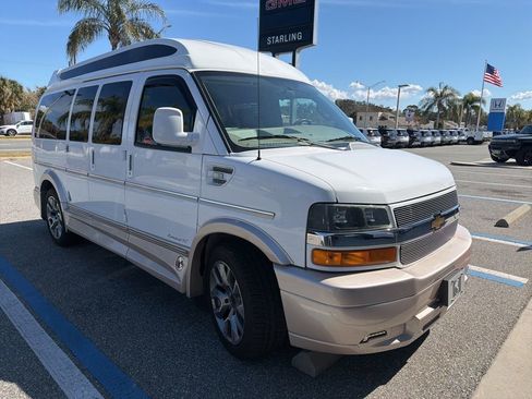 Used 2022 Chevrolet Express 2500 w/ Enhanced Convenience Package image 4