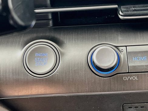 Used 2025 Hyundai Kona SEL FWD image 23