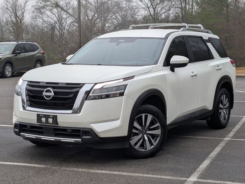 Used 2024 Nissan Pathfinder SL image 4