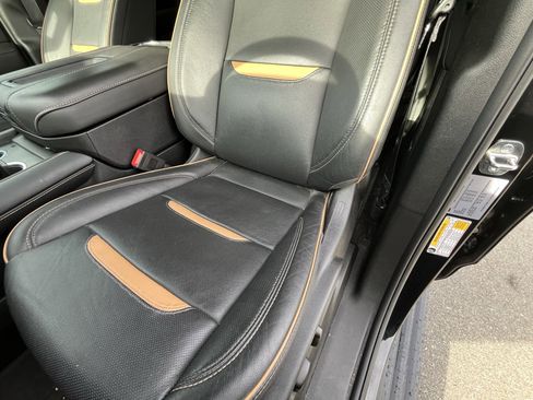 Used 2024 GMC Yukon AT4 w/ AT4 Premium Plus Package image 17