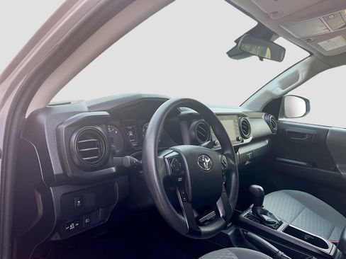 Used 2022 Toyota Tacoma SR AWD/4WD image 9