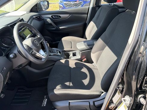 Used 2022 Nissan Rogue Sport S FWD image 9
