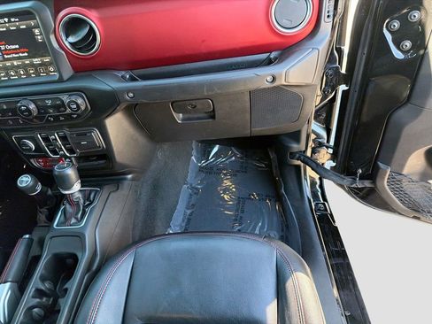 Used 2020 Jeep Gladiator Rubicon image 16