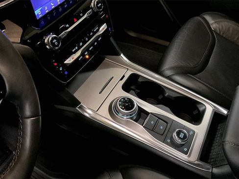 Certified 2022 Ford Explorer Platinum w/ Equipment Group 601A image 16