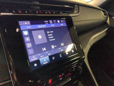 Used 2023 Jeep Grand Cherokee L Altitude image 17