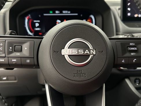 Used 2024 Nissan Rogue SL AWD/4WD image 16