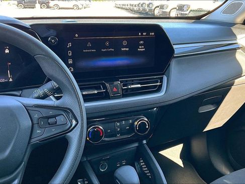 Used 2025 Chevrolet TrailBlazer LT image 6