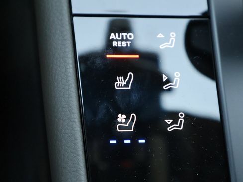 New 2025 Porsche Macan image 25