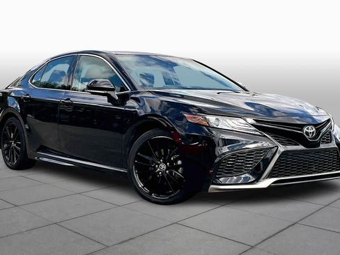 Used 2024 Toyota Camry XSE image 3