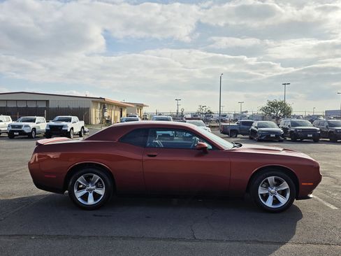 Used 2021 Dodge Challenger SXT image 8