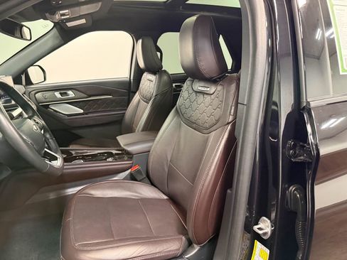 Used 2025 Ford Explorer Platinum w/ LUX Leather Package AWD/4WD image 58