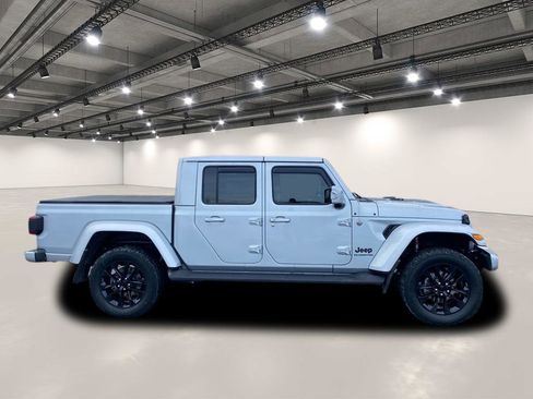 Used 2022 Jeep Gladiator Overland image 8