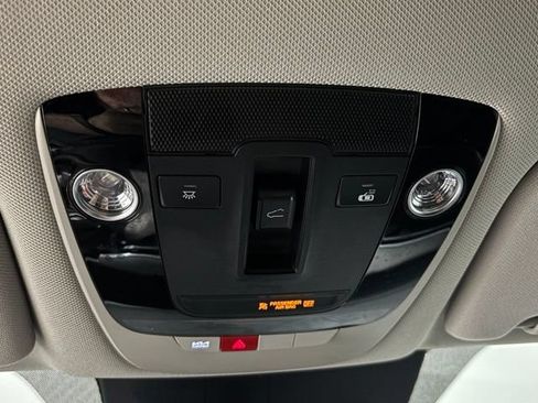 Used 2025 Kia Sorento SX FWD image 35