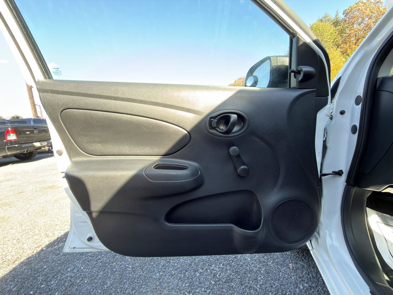 Used 2012 Nissan Versa S FWD image 16
