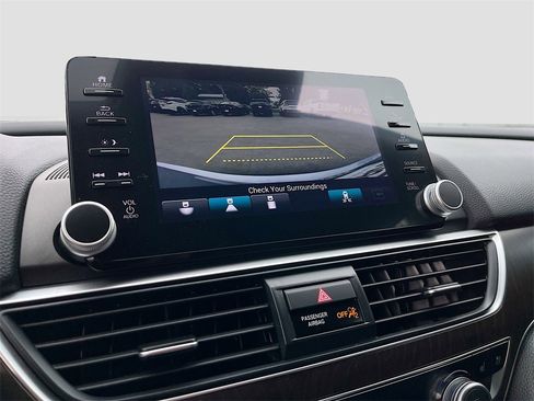 Used 2021 Honda Accord Touring image 14
