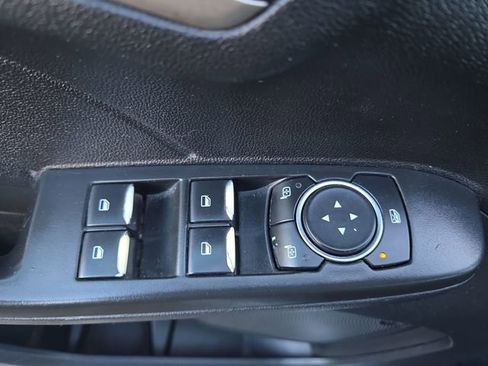 Used 2021 Ford Escape SE w/ SE Sport Appearance Package image 17