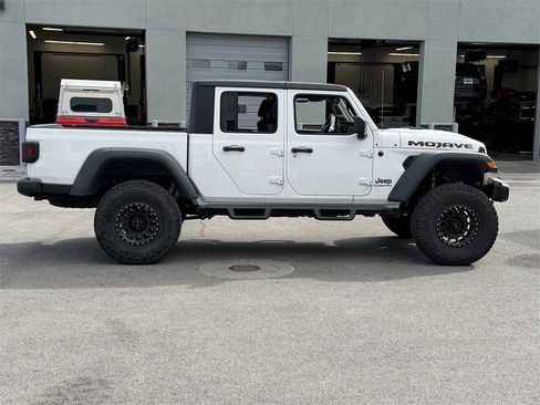 Used 2022 Jeep Gladiator Mojave w/ Cold Weather Group image 7