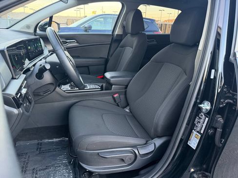 Used 2026 Kia Sportage LX FWD image 36