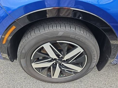 Used 2022 Kia Sorento EX image 12