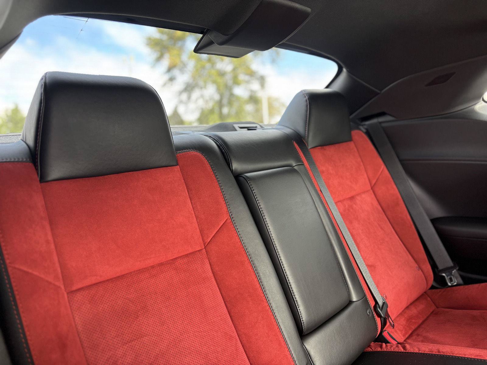Used 2017 Dodge Challenger R/T Scat Pack w/ Leather Interior Group RWD image 19