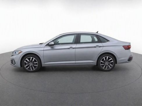 Used 2025 Volkswagen Jetta SE FWD image 7