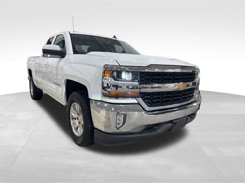 Used 2018 Chevrolet Silverado 1500 LT w/ All Star Edition image 3