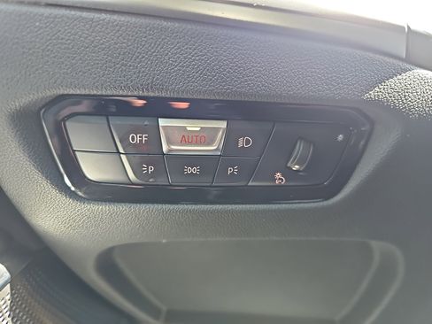 Certified 2025 BMW 330i Sedan w/ Premium Package image 28