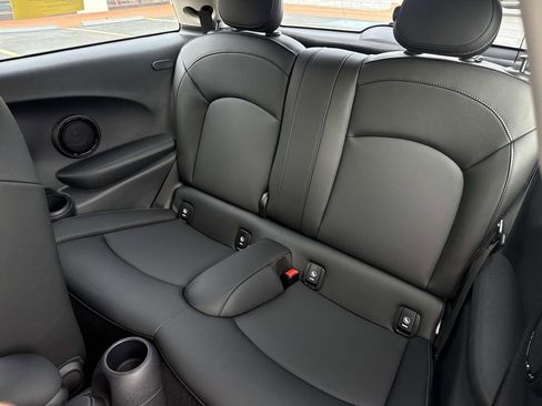 Used 2022 MINI Cooper 2-Door Hardtop image 15