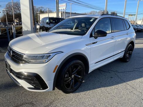 Used 2023 Volkswagen Tiguan SE R-Line image 7