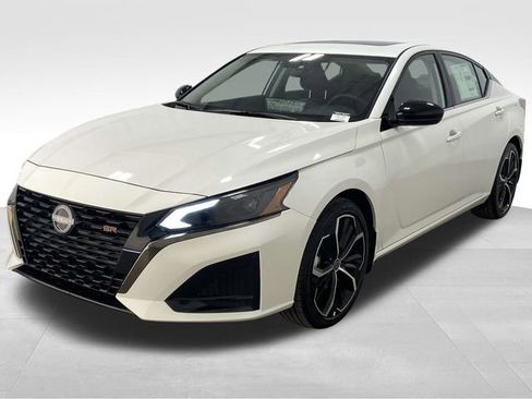 New 2025 Nissan Altima 2.5 SR w/ SR Premium Package image 6