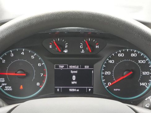 Used 2023 Chevrolet Traverse LS image 15