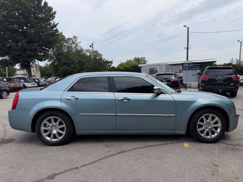 Used 2013 Chrysler 300 RWD image 4