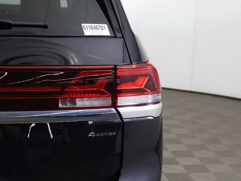 Used 2024 Volkswagen Atlas SEL AWD/4WD image 19