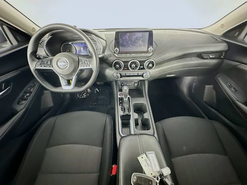 Used 2025 Nissan Sentra SV FWD image 10