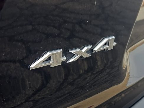 Used 2019 Jeep Cherokee Latitude w/ Popular Appearance Group AWD/4WD image 34