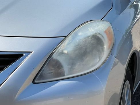 Used 2013 Nissan Versa SV FWD image 27