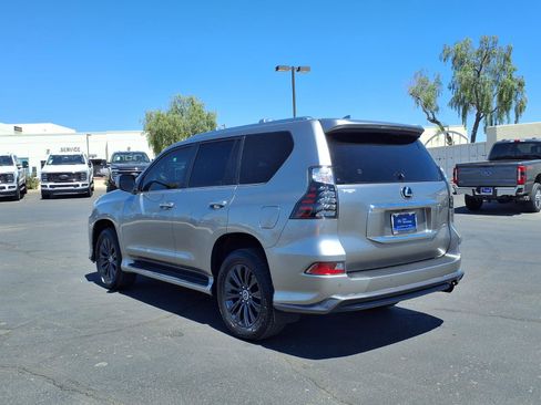 Used 2023 Lexus GX 460 Premium w/ Accessory Package AWD/4WD image 4