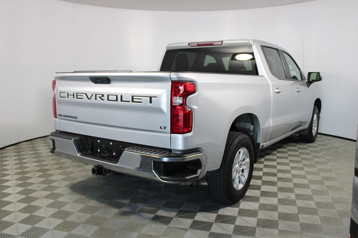Used 2022 Chevrolet Silverado 1500 LT w/ LPO, Dark Essentials Package RWD image 6