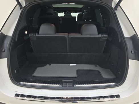 Used 2024 Mercedes-Benz GLE 350 4MATIC w/ 3rd Row Seat Package image 11