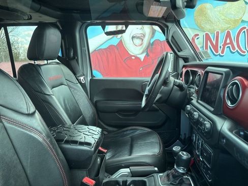 Used 2018 Jeep Wrangler Unlimited Rubicon w/ Dual Top Group image 6