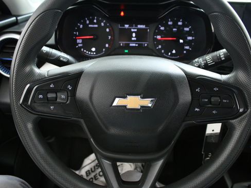 Used 2024 Chevrolet Trax LS w/ LS Convenience Package FWD image 13