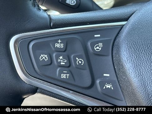 Used 2018 Chevrolet Equinox Premier FWD image 42