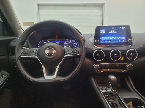 Used 2024 Nissan Sentra SV FWD image 22