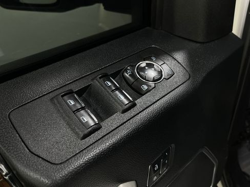 Used 2019 Ford F150 Lariat w/ Equipment Group 502A Luxury AWD/4WD image 15