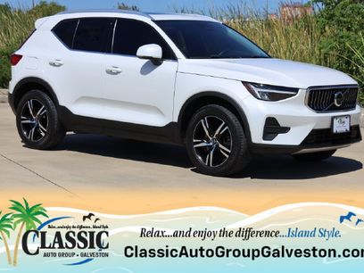 Used 2025 Volvo XC40 B5 Core w/ Climate Package