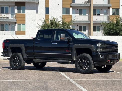 Used 2016 Chevrolet Silverado 2500 LTZ w/ LTZ Plus Package AWD/4WD image 2