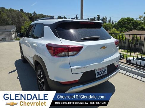 Used 2025 Chevrolet TrailBlazer LT FWD image 3
